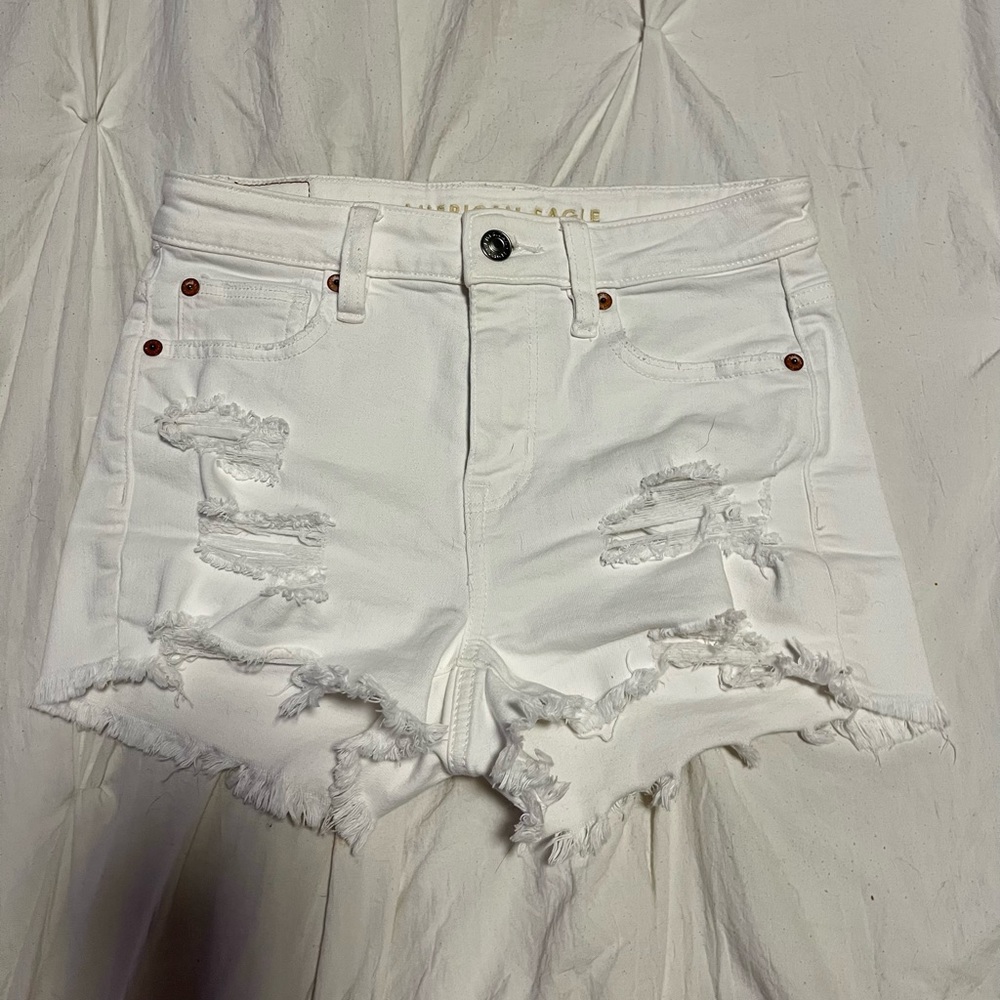 AMERICAN EAGLE White Jean Shorts High waisted stretch. Size 2